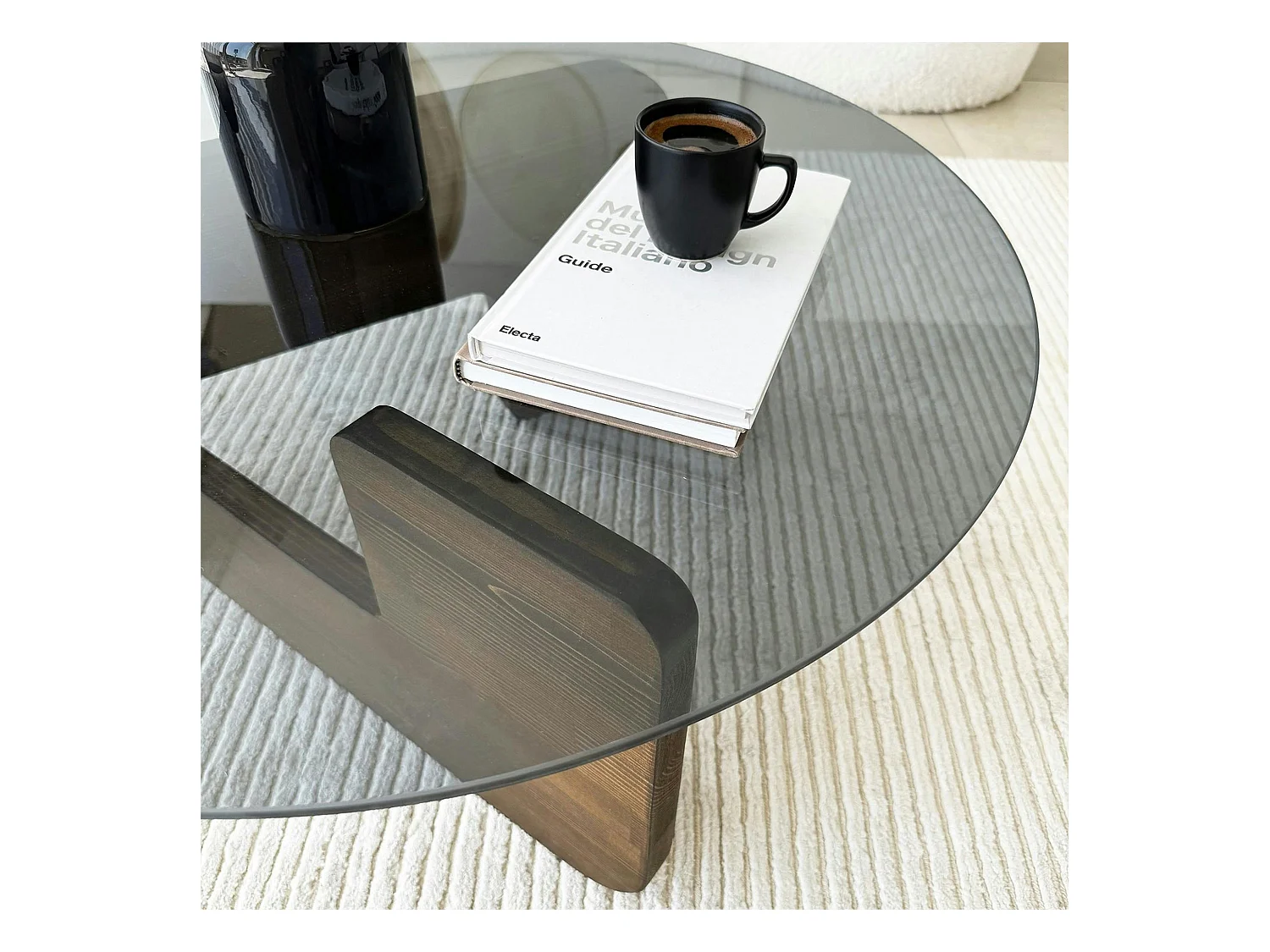 Table basse design en verre fumé - pied bois brun ANZIO