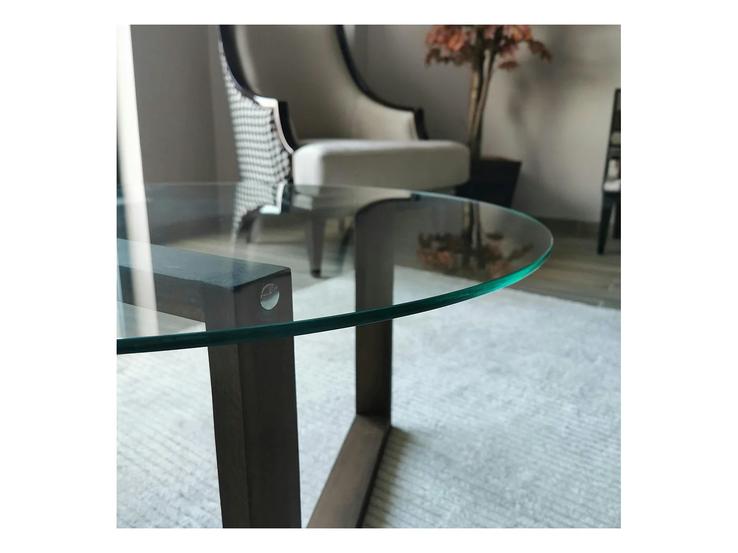 Table basse ronde en verre - pied labyrinthe ANZIO