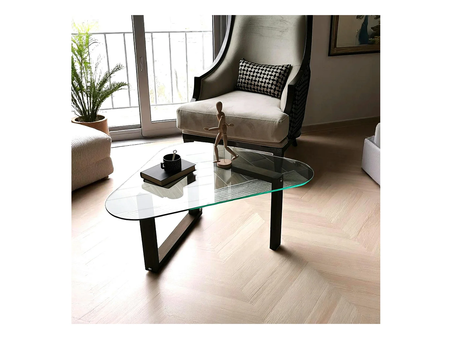 Table basse en verre forme triangulaire - pied labyrinthe ANZIO