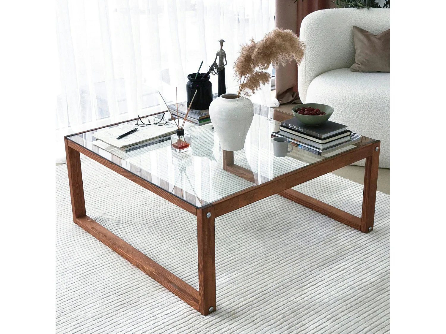 Table basse carrée en verre et bois brun LHASA