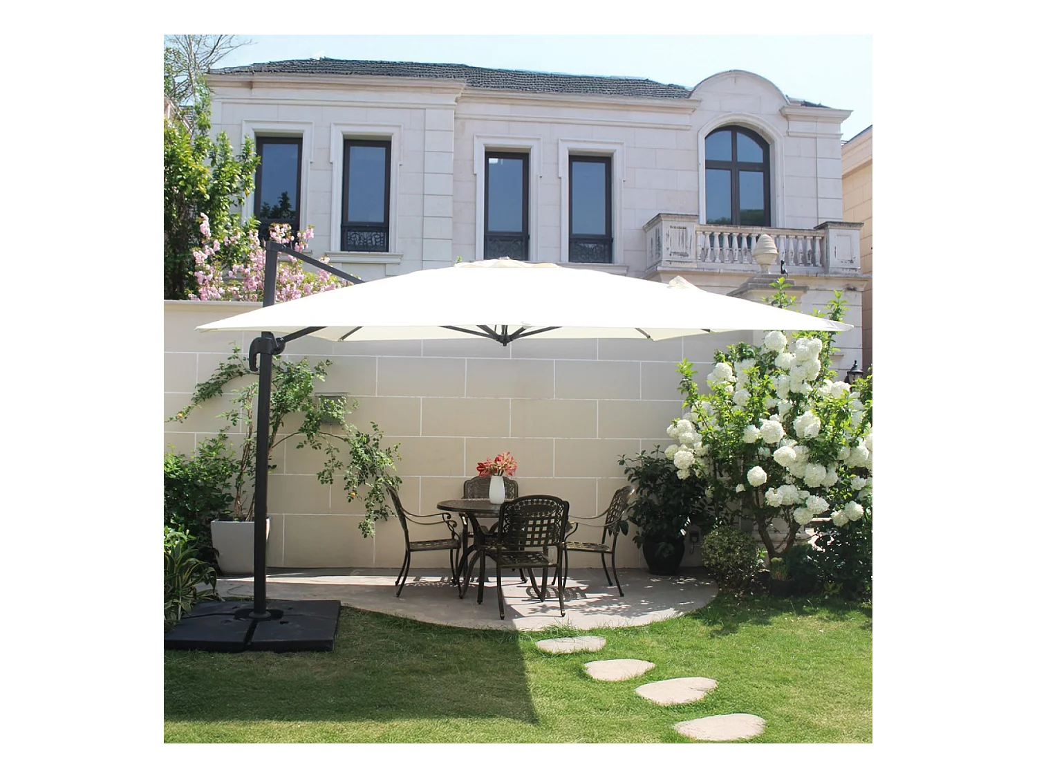 Parasol rectangulaire 3x4m déporté rotatif écru avec housse CESARE