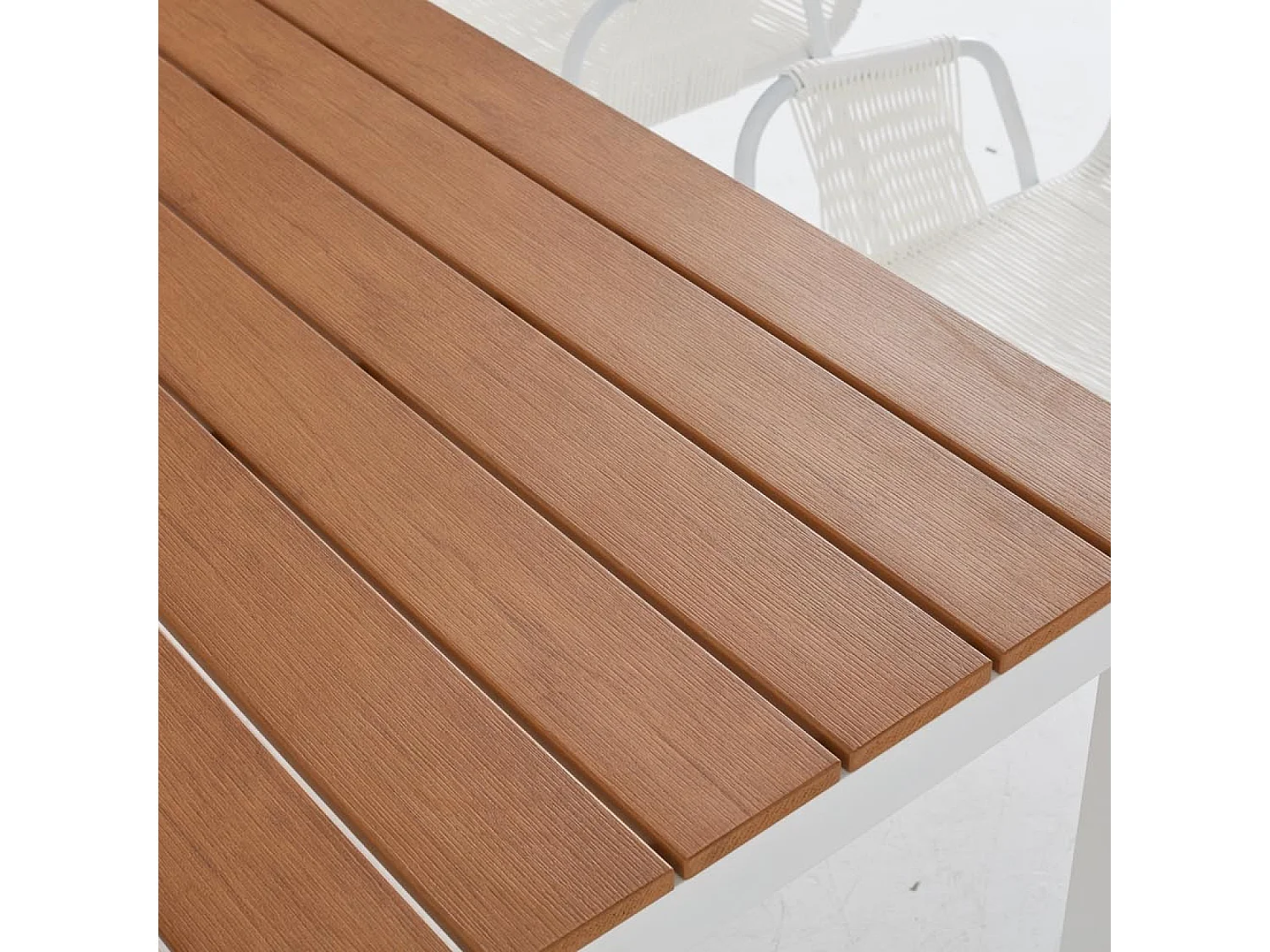 Table extensible de jardin 8 places en aluminium et bois MADEIRA