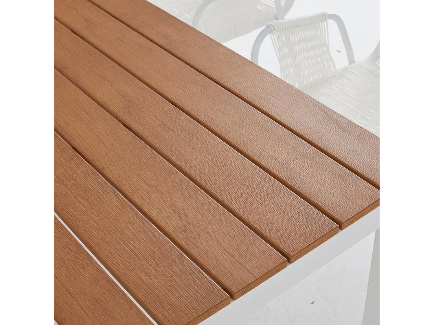 Table extensible de jardin 8 places en aluminium et bois MADEIRA