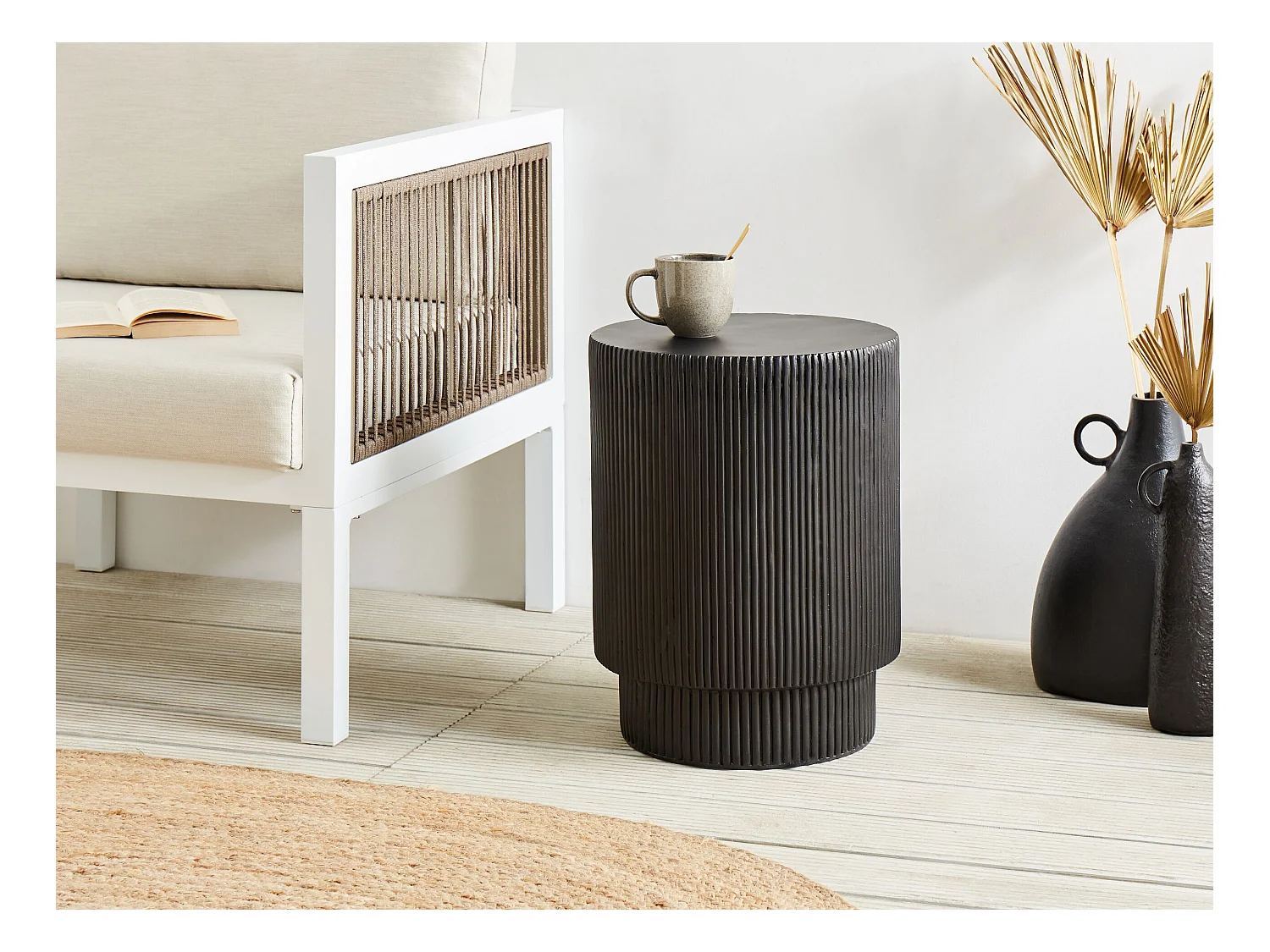 Mesa auxiliar negra BICCARI