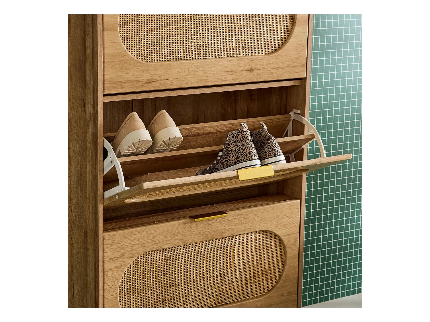 Meuble à chaussures décor bois et cannage 3 tiroirs. poignées en métal - L 75 x P 26 x H 131 cm - Eva