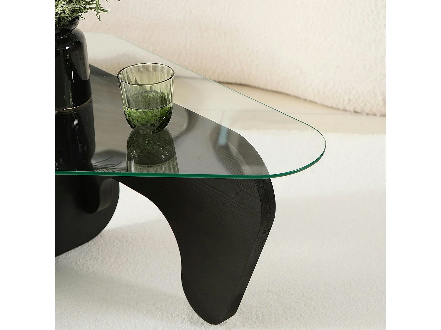 Table basse en verre - pied bois brun, forme triangle ANZIO