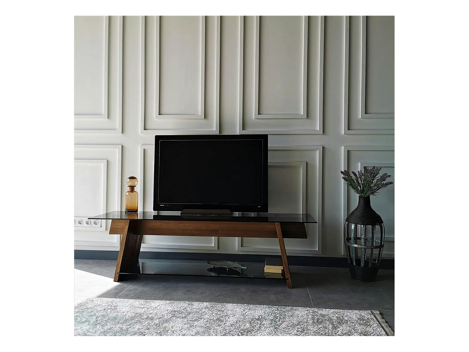 Meuble TV en bois brun et verre fumé - forme trapèze LHASA