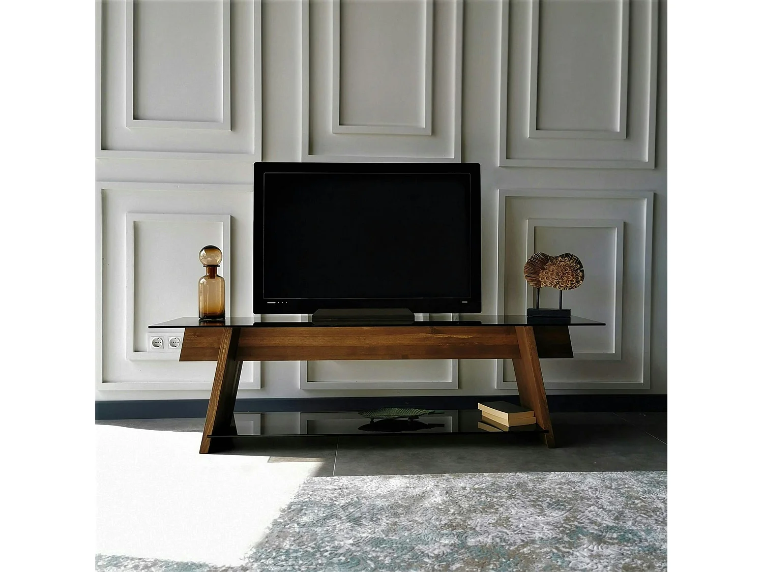 Meuble TV en bois brun et verre fumé - forme trapèze LHASA