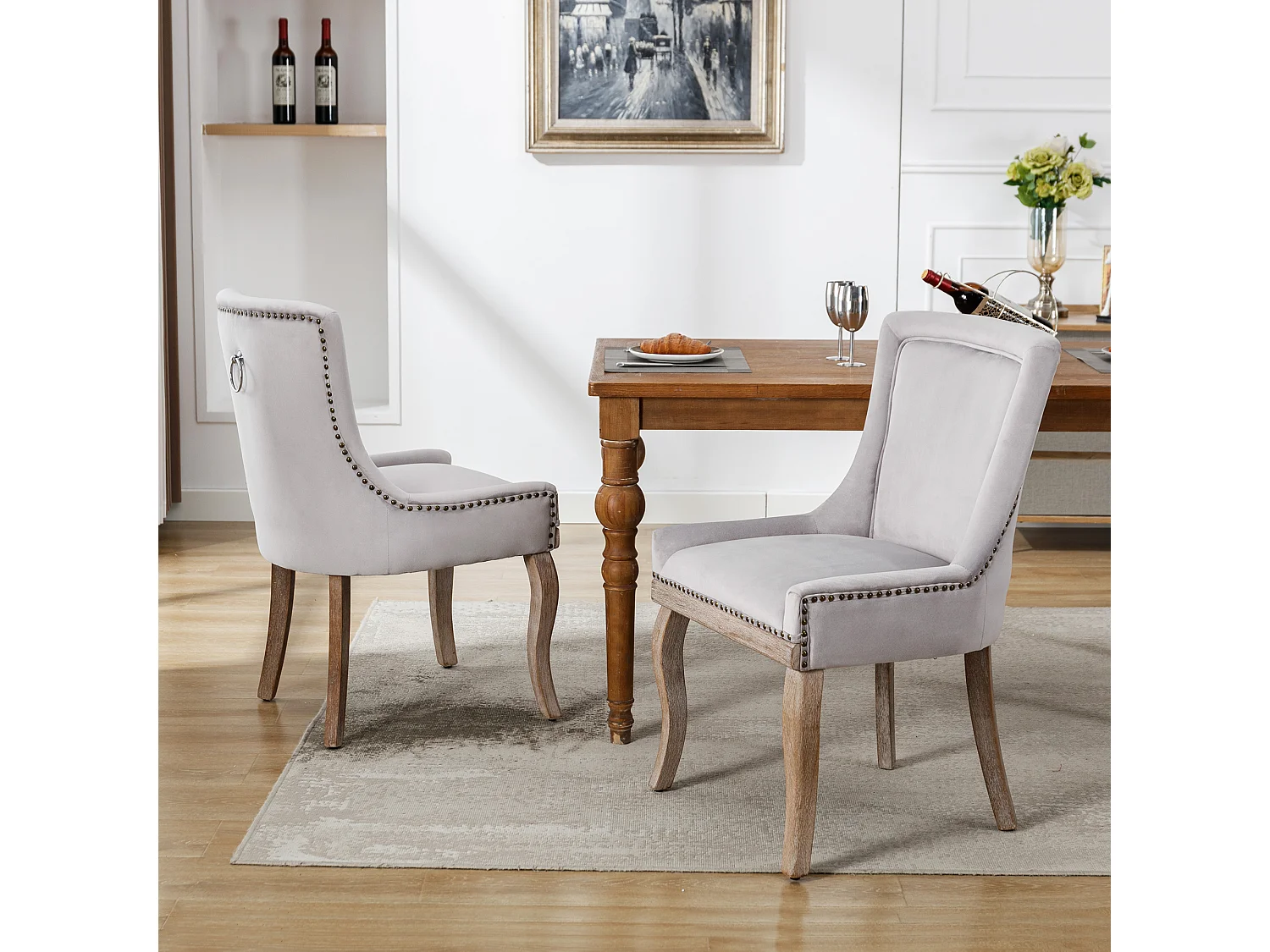 Lot de 2 chaises en velours gris avec pieds en bois courbés, rivets dorés