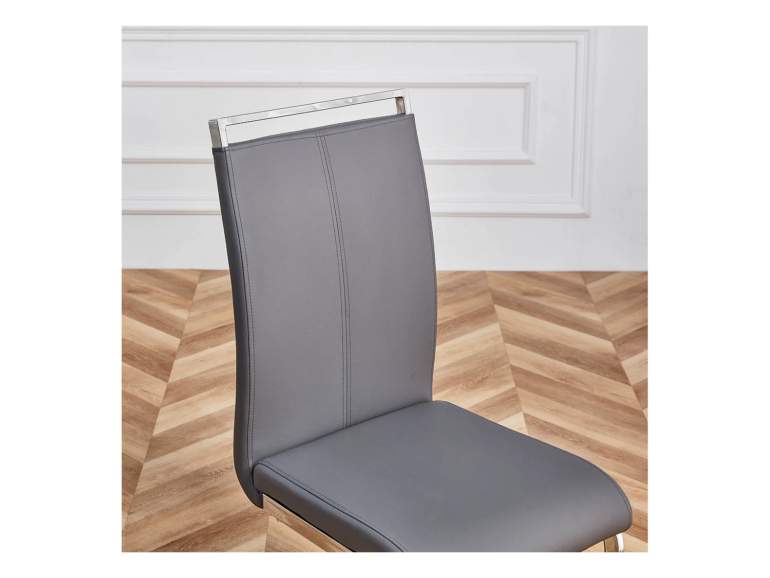 Lot de 4 chaises cantilevers en PU gris avec cadre en métal argenté