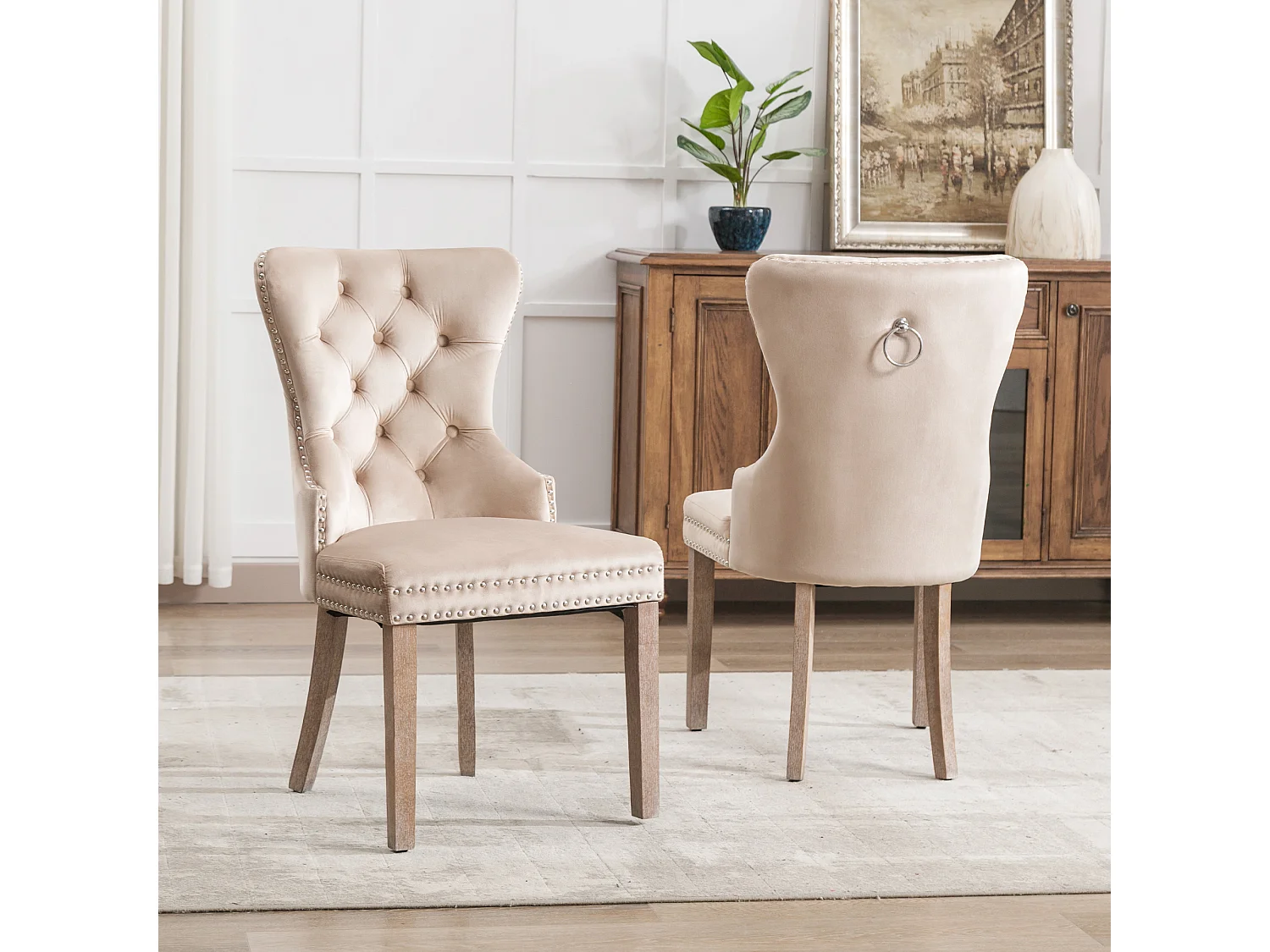 Lot de 2 Chaises de cuisine en velours Beige avec détails cloutés argentés, pieds en bois marron