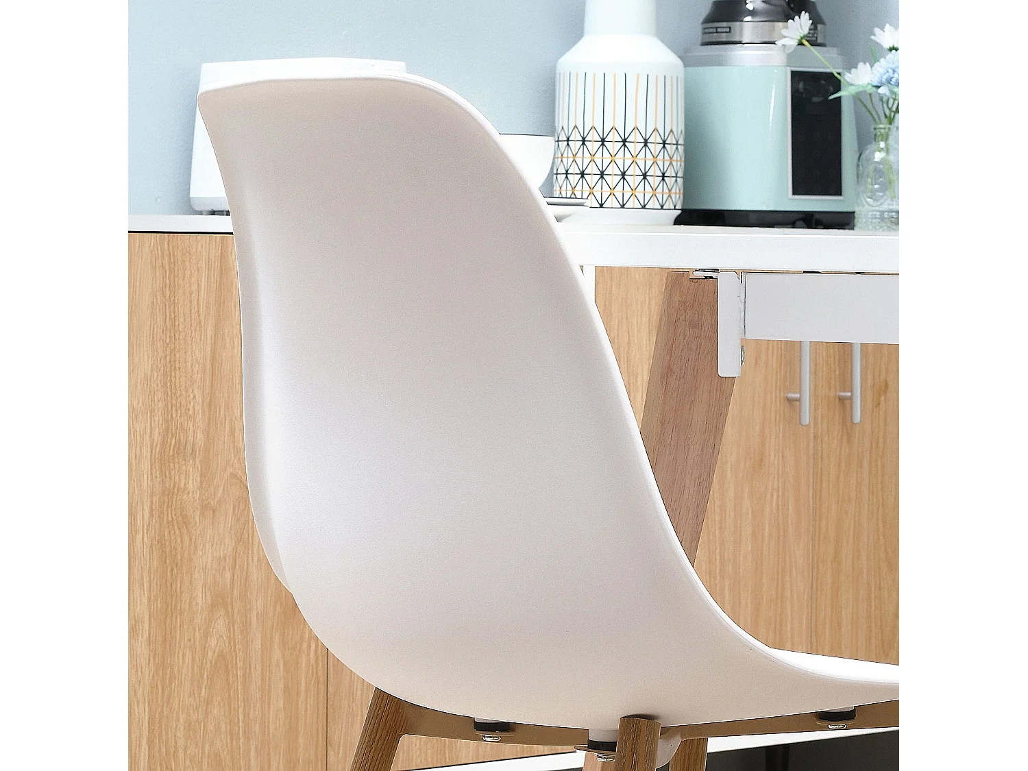 Lot de 4 chaises de cuisine blanc, pieds métal en placage woodgrain