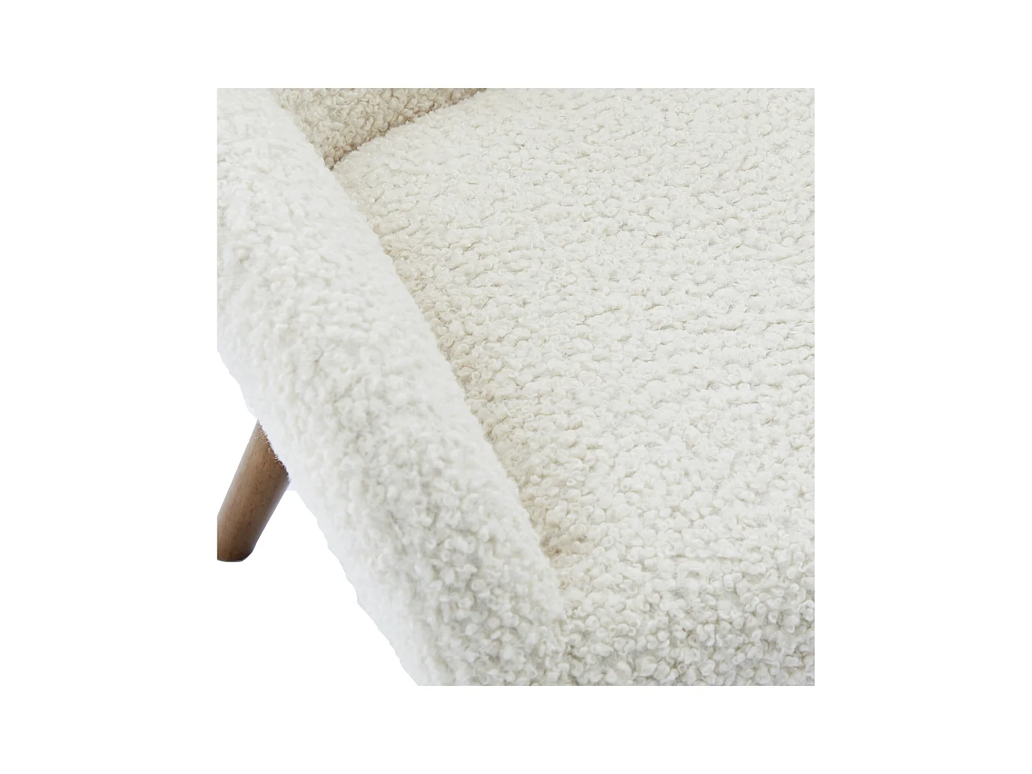 MALMO-Fauteuil en bois patiné noyer et tissu bouclé Ecru