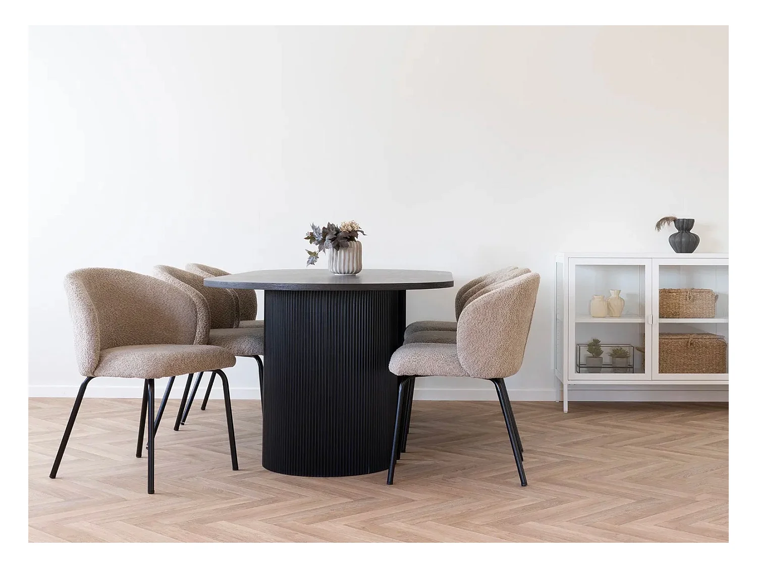 Lot de 2 chaises TALY – Tissu bouclette beige & pieds en acier noir