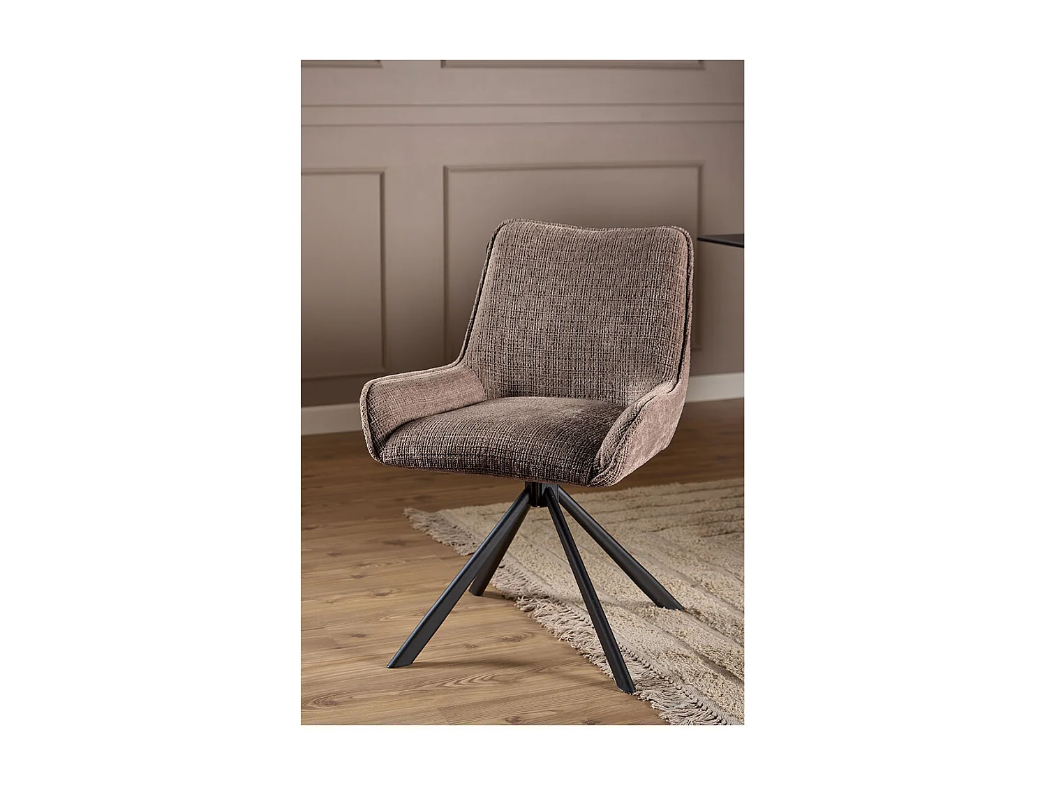 Silla de comedor Eddie chenilla marrón.