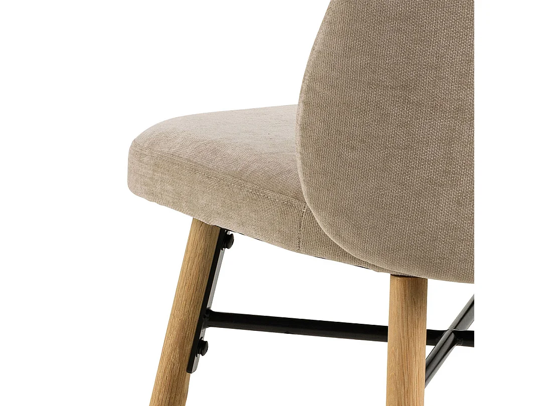 Sedia da pranzo Sophia in ciniglia beige.