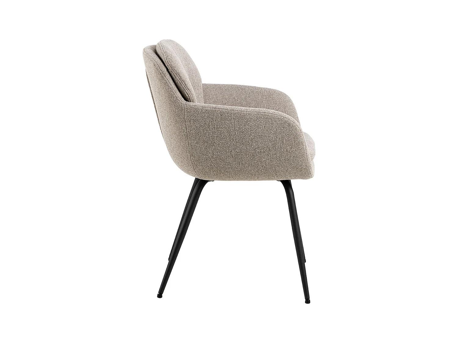 Sedia da pranzo Dora con braccioli in tessuto beige.