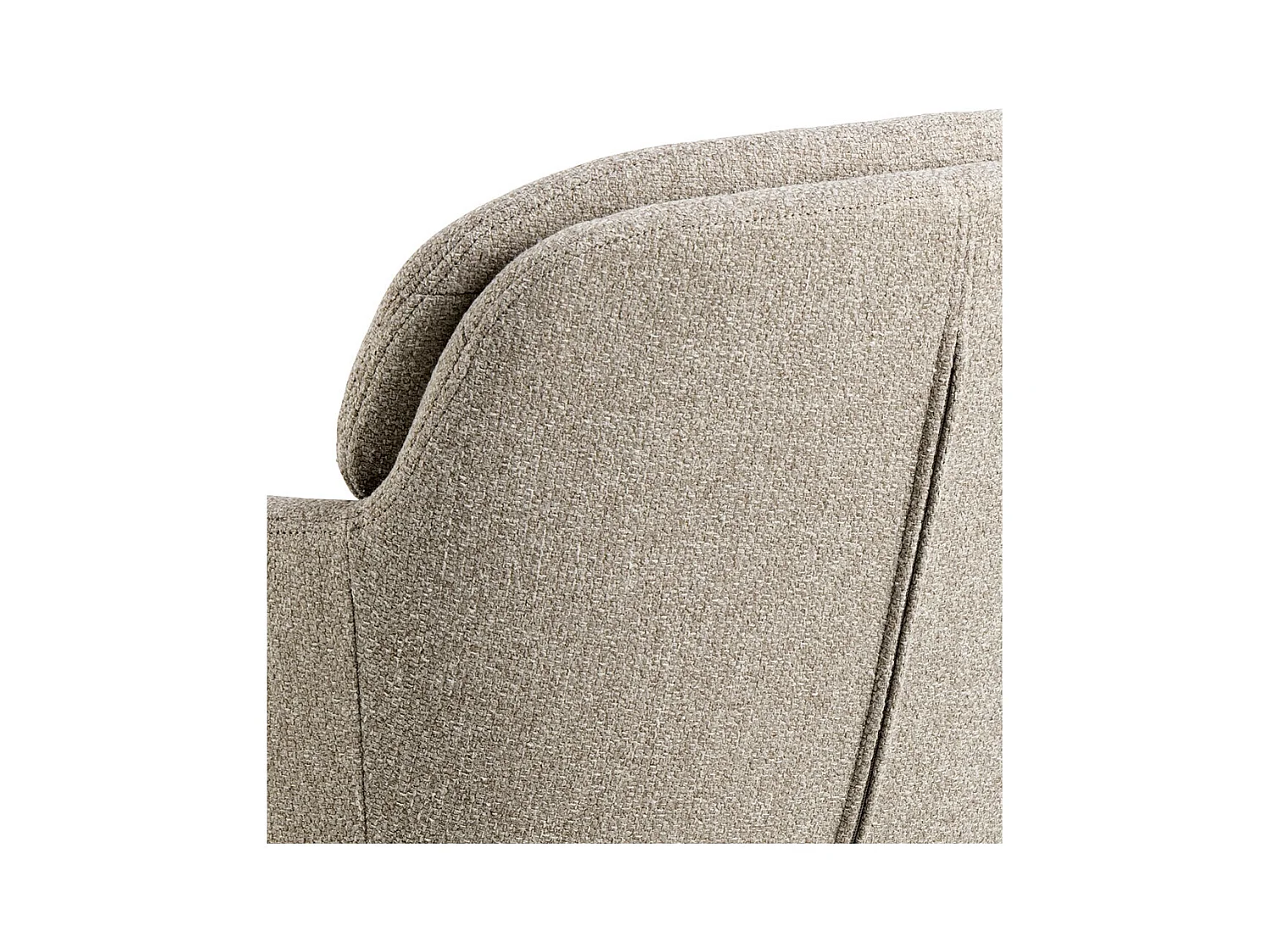 Sedia da pranzo Dora con braccioli in tessuto beige.