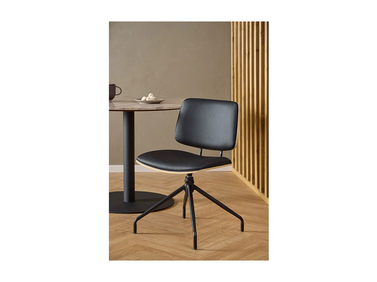 Owen chaise de salle à manger PU cuir noire.