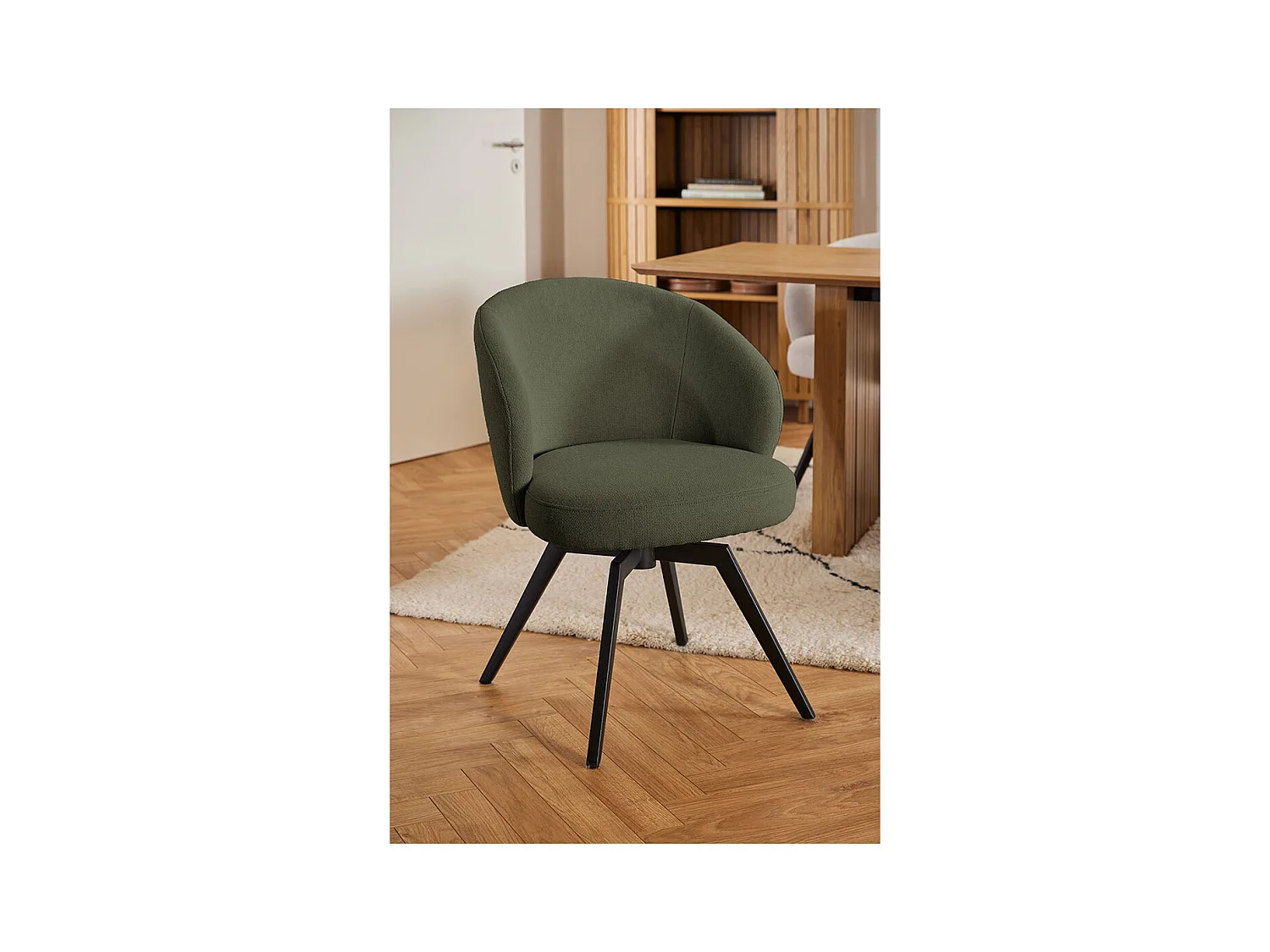 Darlene chaise de salle à manger avec accoudoirs tissu vert.