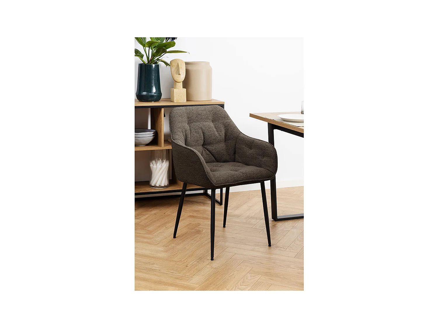 Brooke chaise de salle à manger avec accoudoirs bouclé gris.