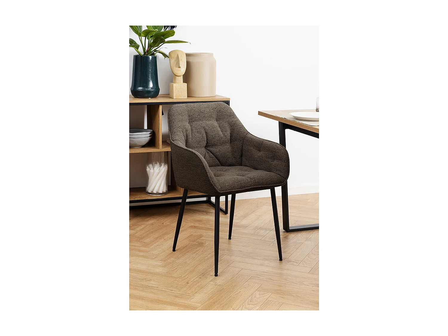 Solara eetkamerstoel met armleuning bouclé grijs.