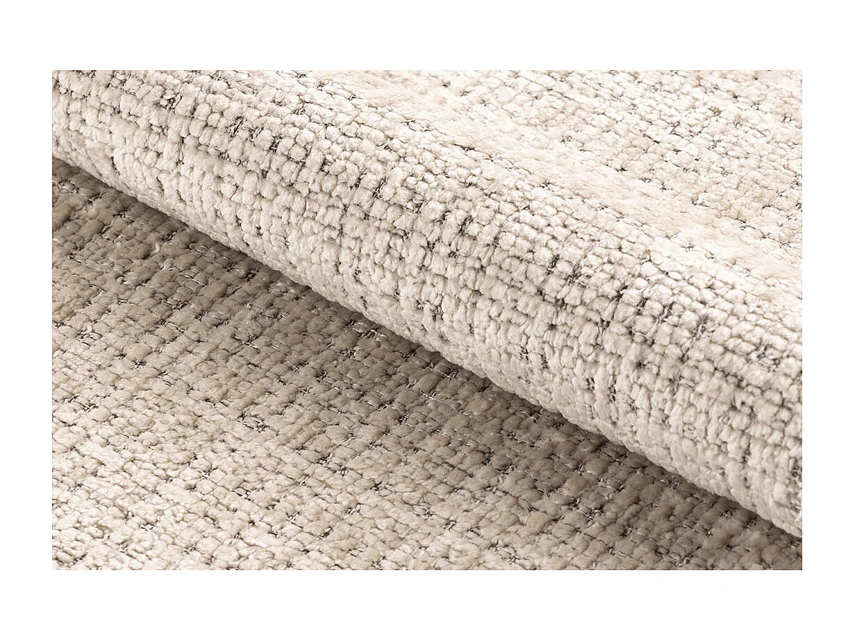 Darlene chaise de salle à manger avec accoudoirs chenille beige.