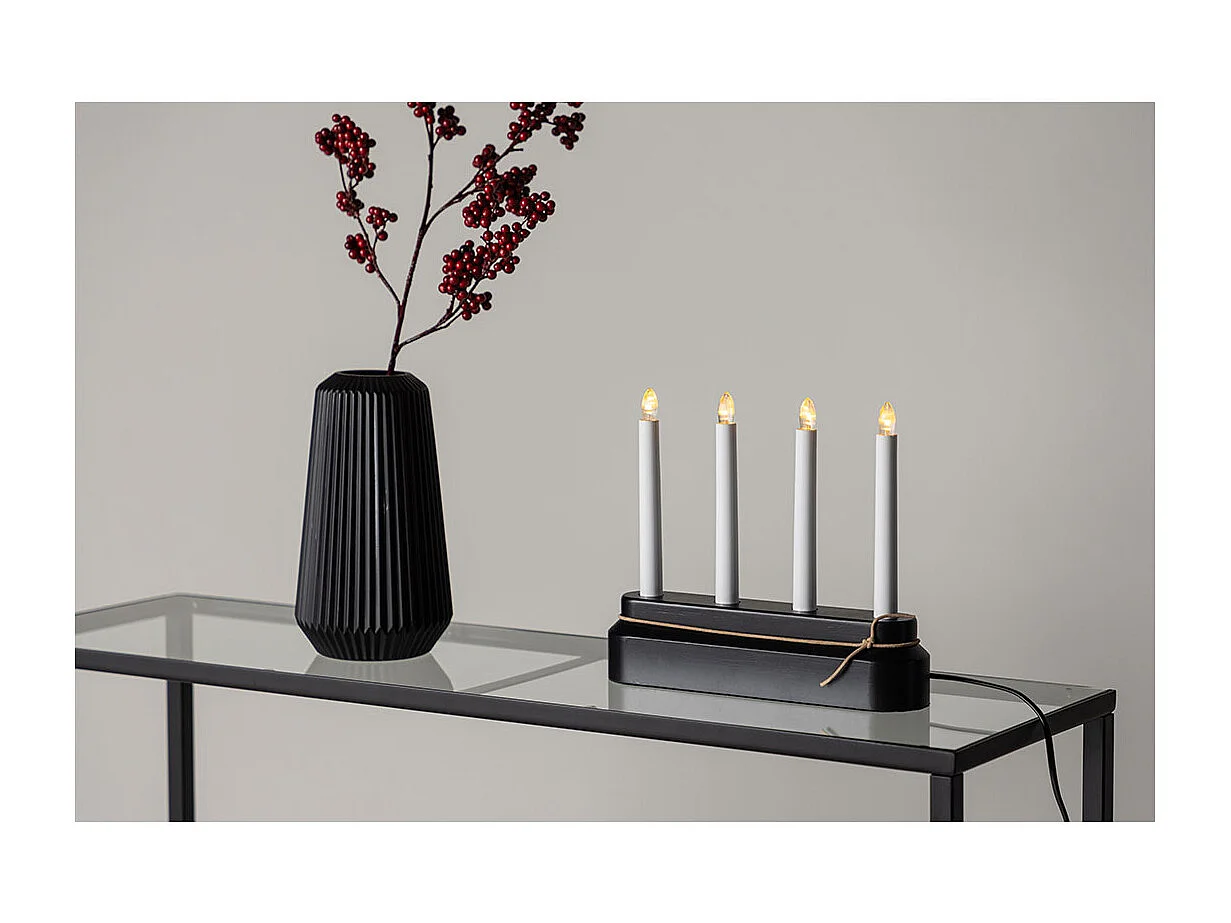 Supporto elettrico per l'avvento Näsfjället a 4 luci, nero.