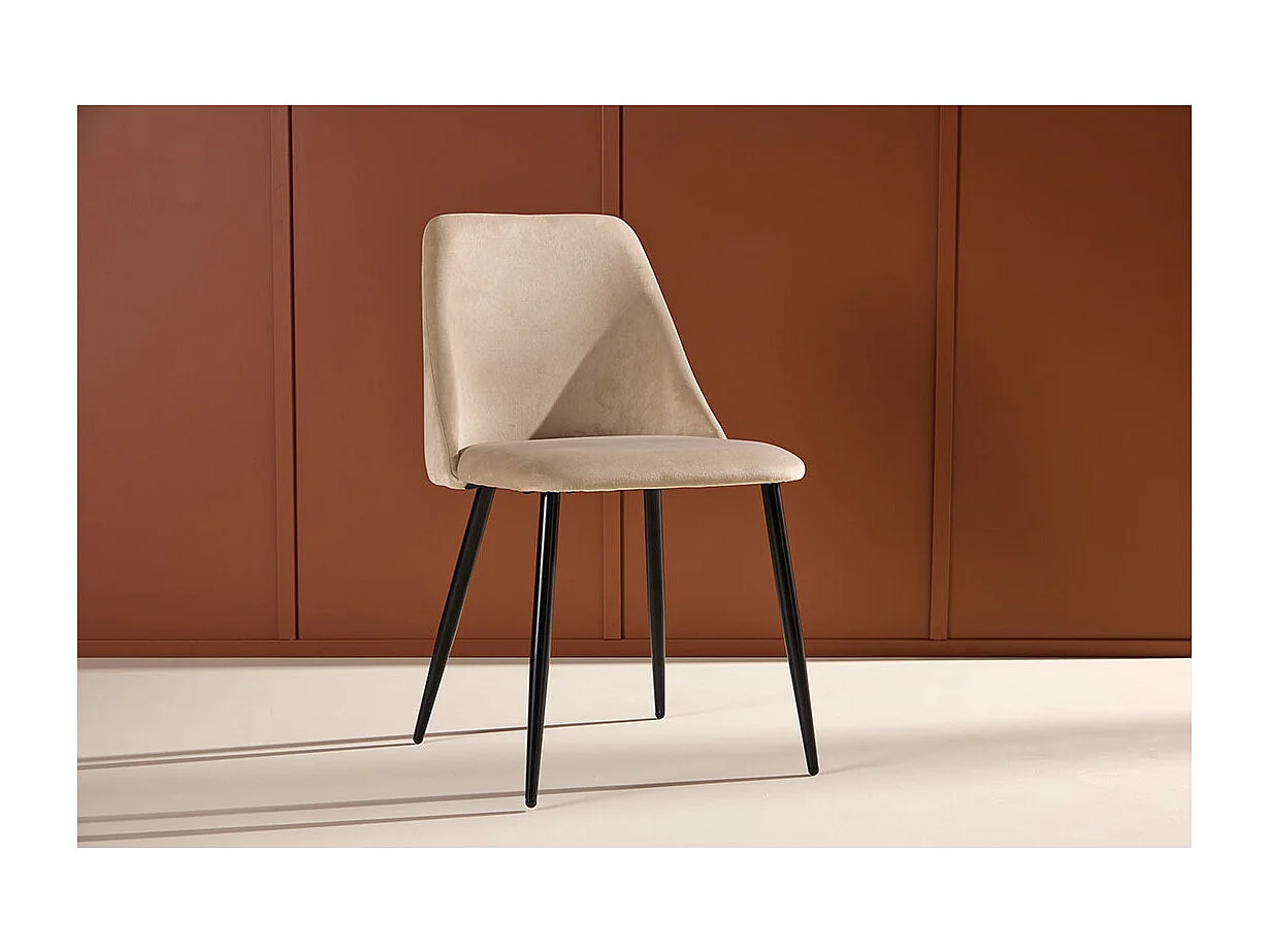 Night chaise de salle à manger beige.