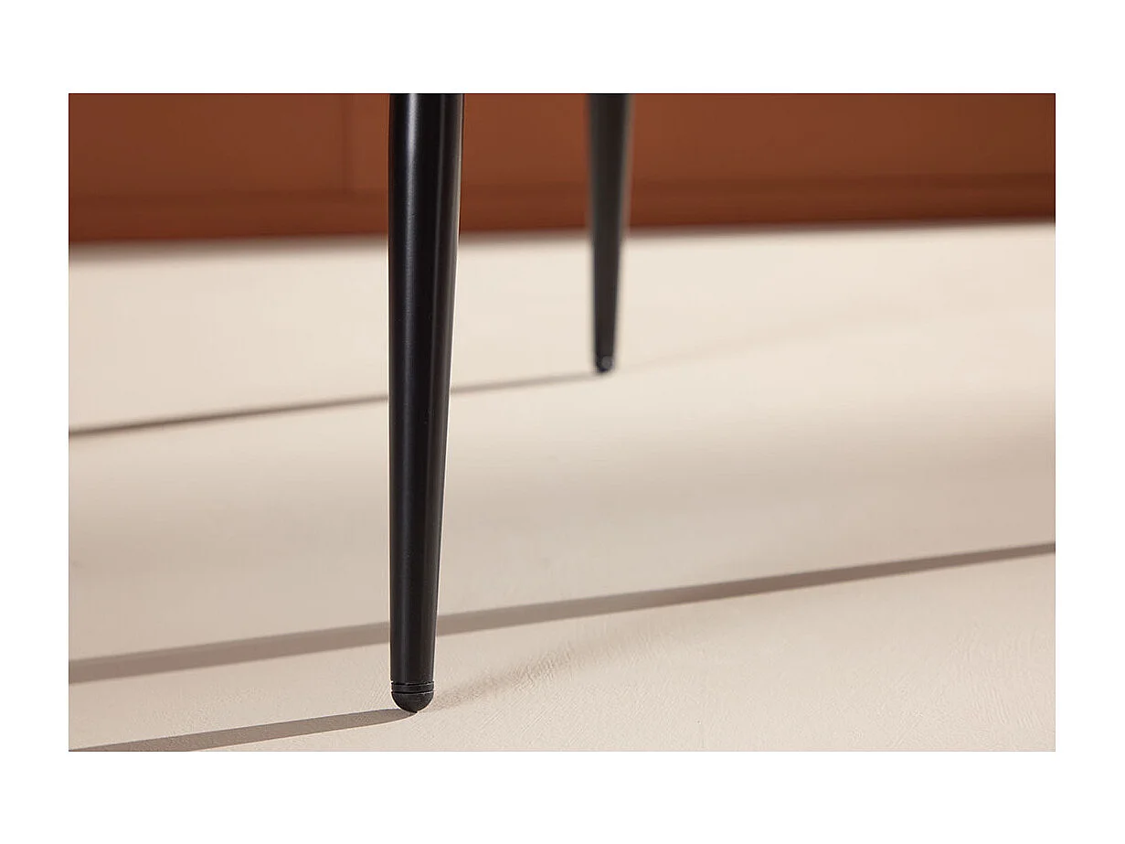 Night chaise de salle à manger beige.