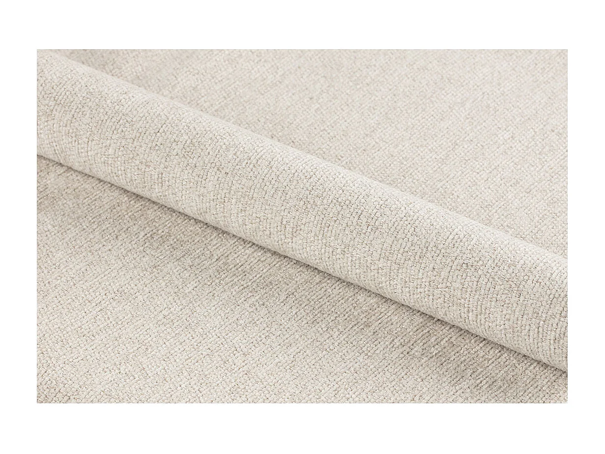 Sedia da pranzo Bonita con braccioli in tessuto beige.