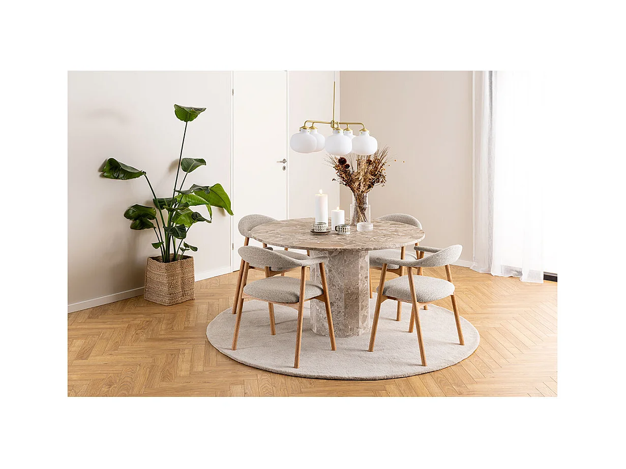 Addi chaise de salle à manger avec accoudoirs bouclé beige.