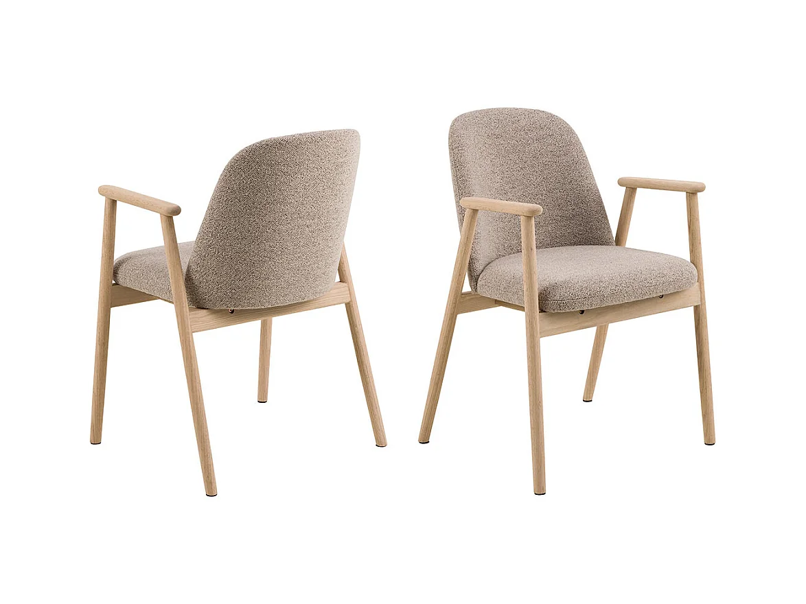 Sedia da pranzo Leo con braccioli bouclé beige.