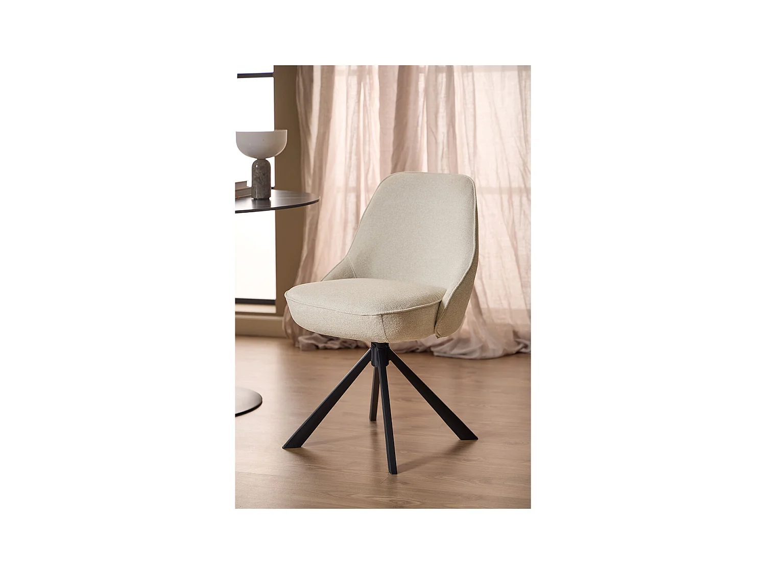 Carlton chaise de salle à manger fonction pivotante beige.