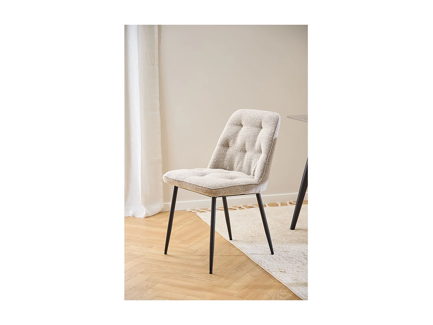 Solara eetkamerstoel bouclé beige.