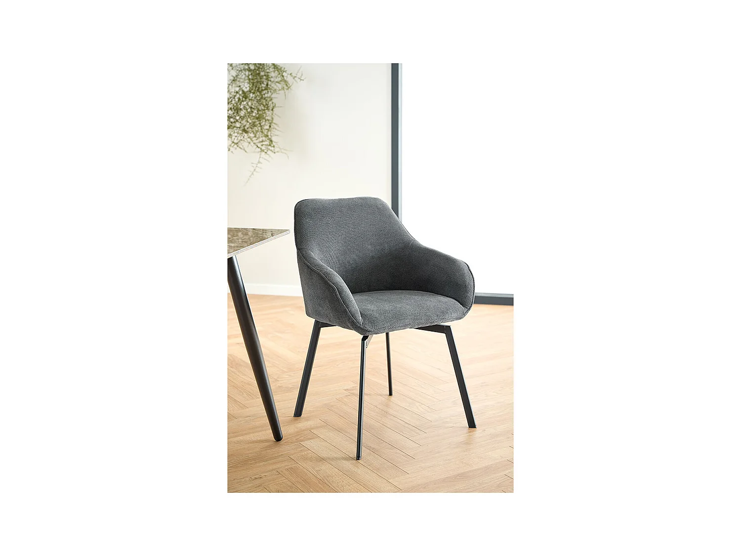 Clara chaise de salle à manger avec accoudoirs tissu gris.