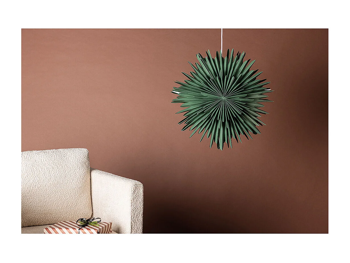 Estrella de Navidad Sälen con colgante de papel ligero Ø60cm verde.