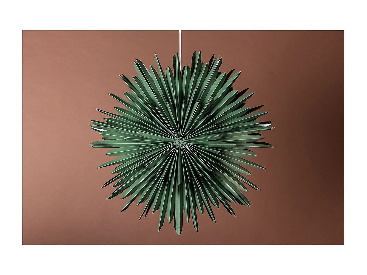 Estrella de Navidad Sälen con colgante de papel ligero Ø60cm verde.