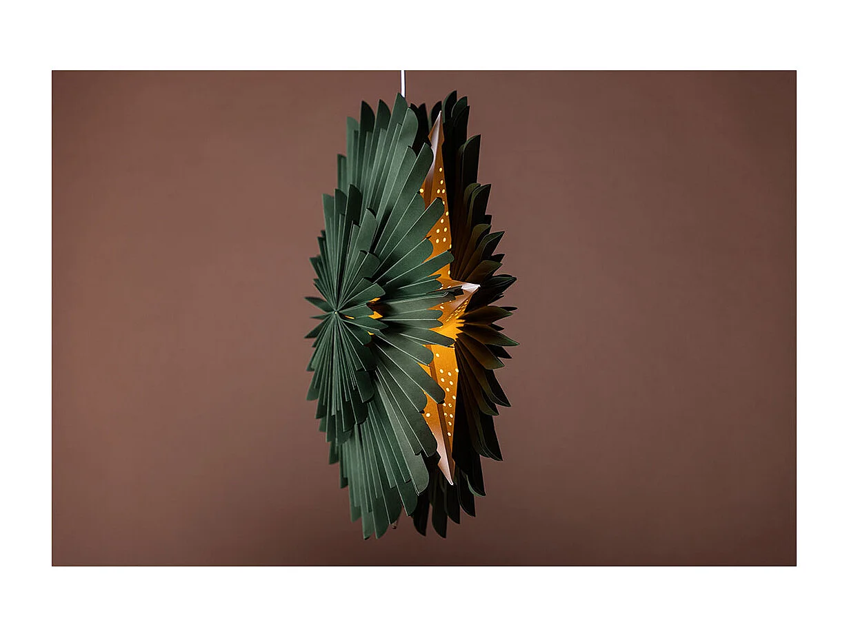 Estrella de Navidad Sälen con colgante de papel ligero Ø60cm verde.