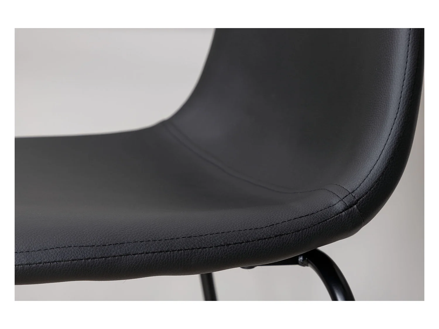 Polar Tabouret de bar PU similicuir, noir.