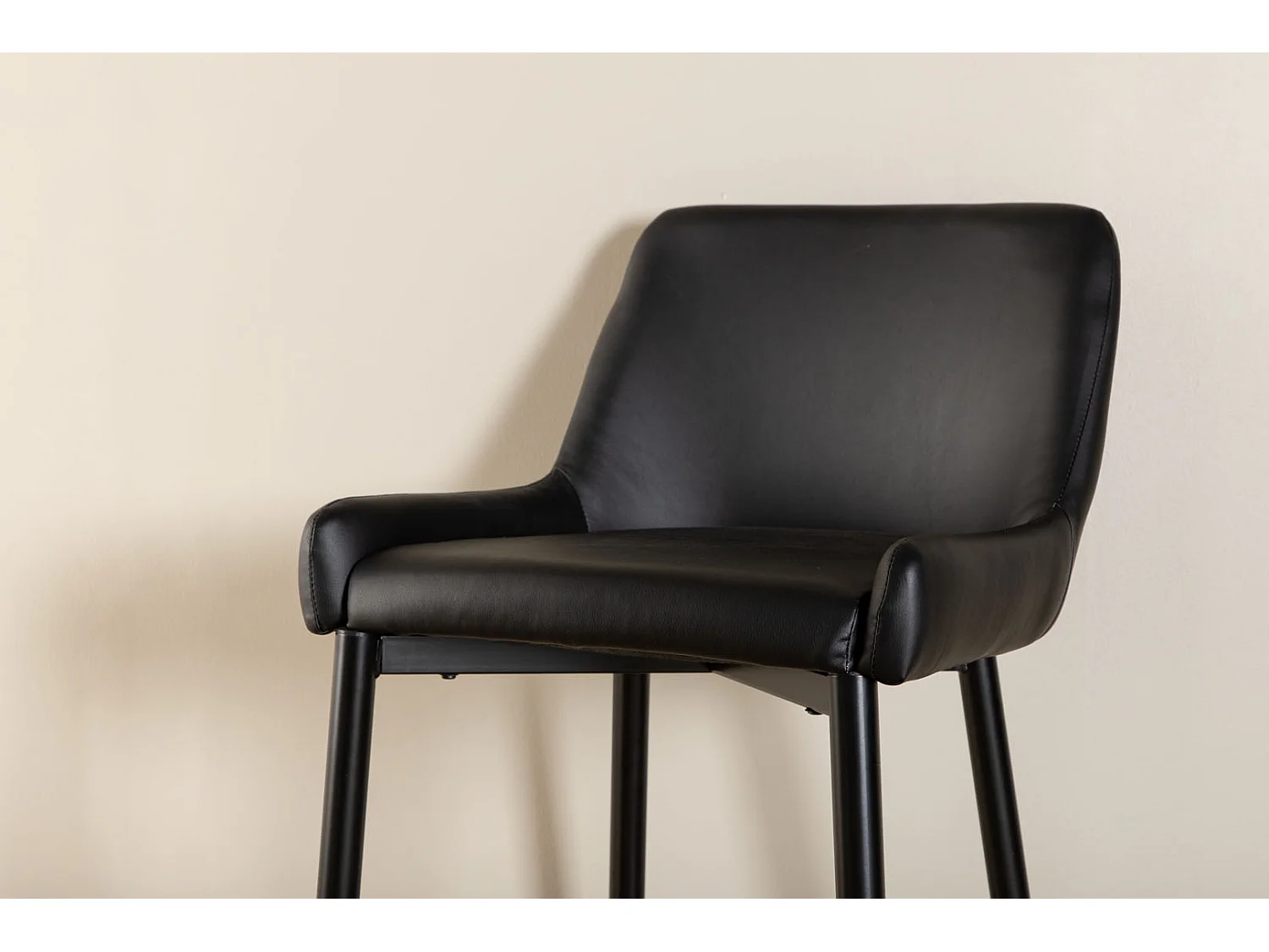 Plaza barstoel PU kunstleer zwart.