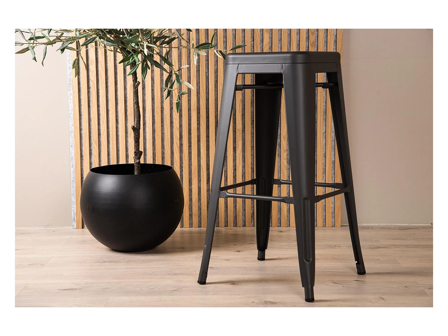 Tempe tabouret de bar sans dossier, métal gris.