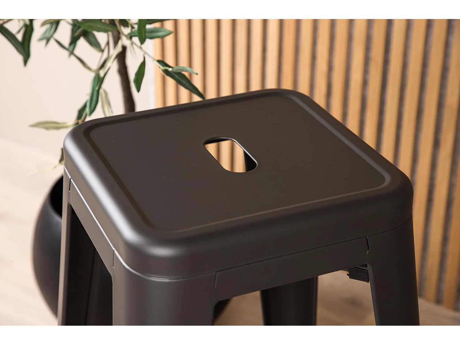 Tempe tabouret de bar sans dossier, métal gris.