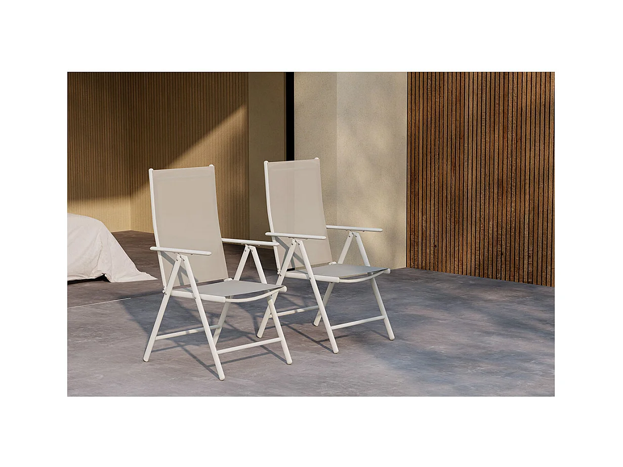 Break chaise de jardin chaise longue beige.