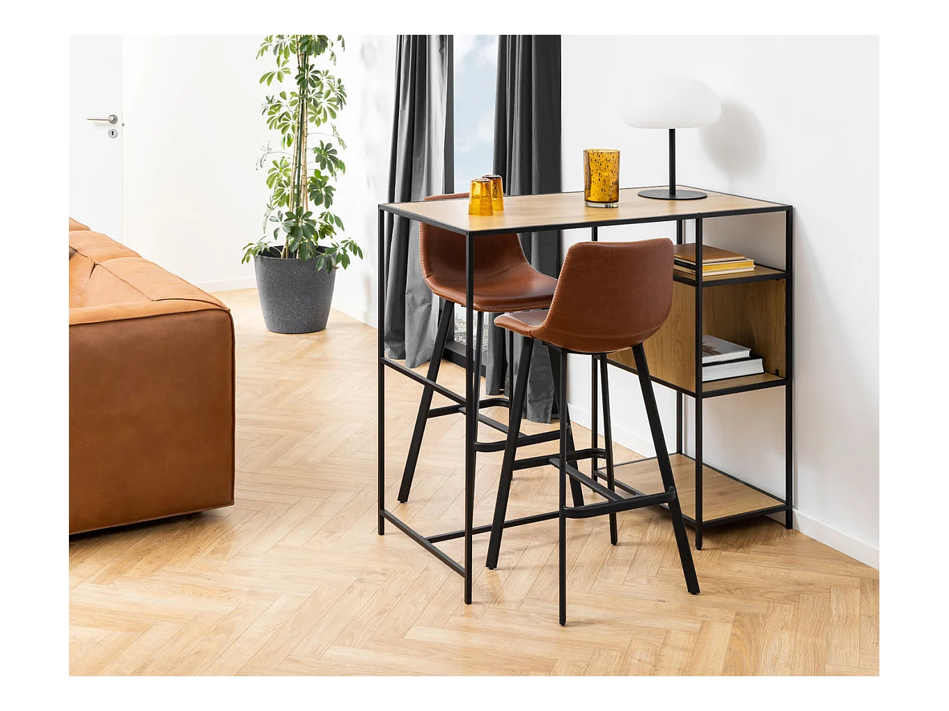 Oregon Tabouret de bar avec surpiqûres contrastées beige, marron, noir.