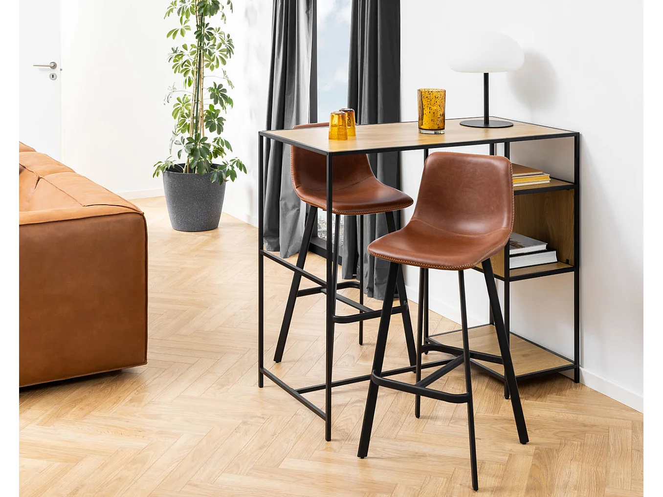 Oregon Tabouret de bar avec surpiqûres contrastées beige, marron, noir.