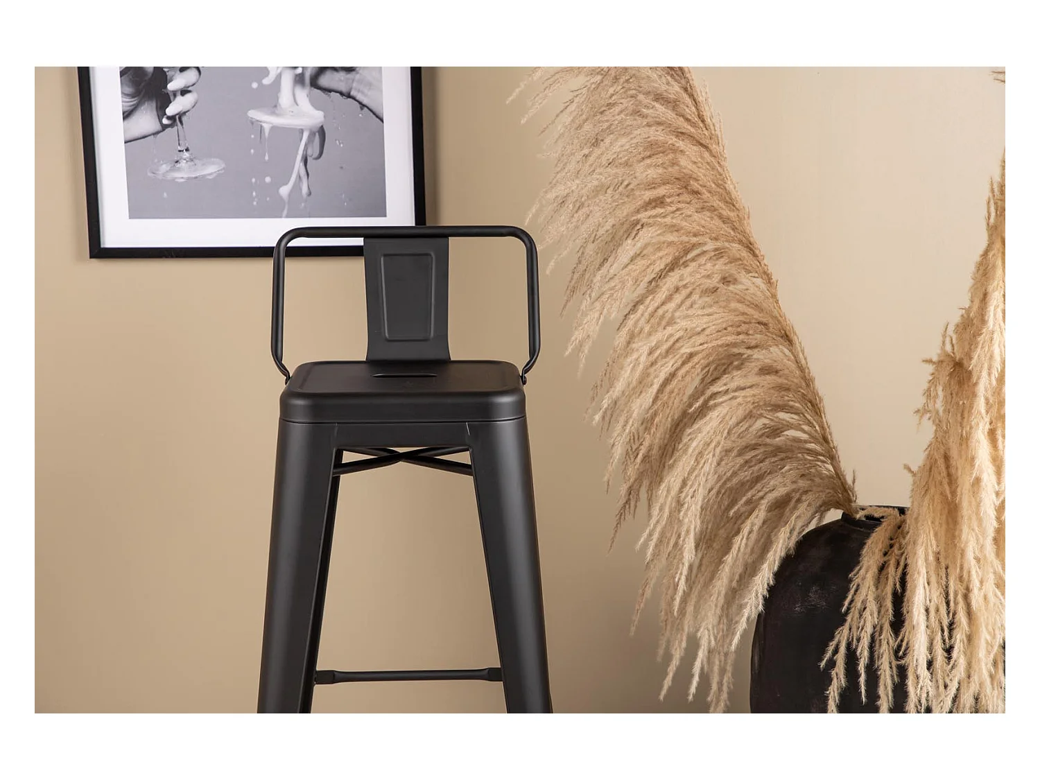 Tempe Flat tabouret de bar avec dossier, métal noir.