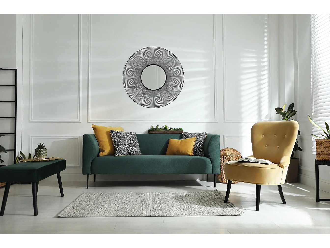 Miroir cadre en métal rond Manika