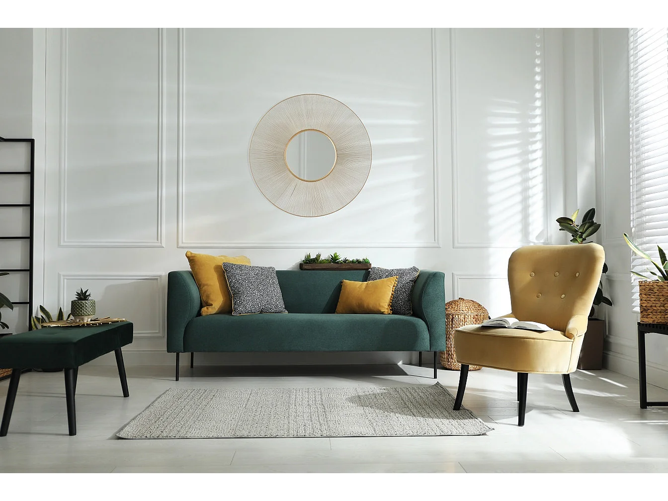 Miroir cadre en métal rond Manika