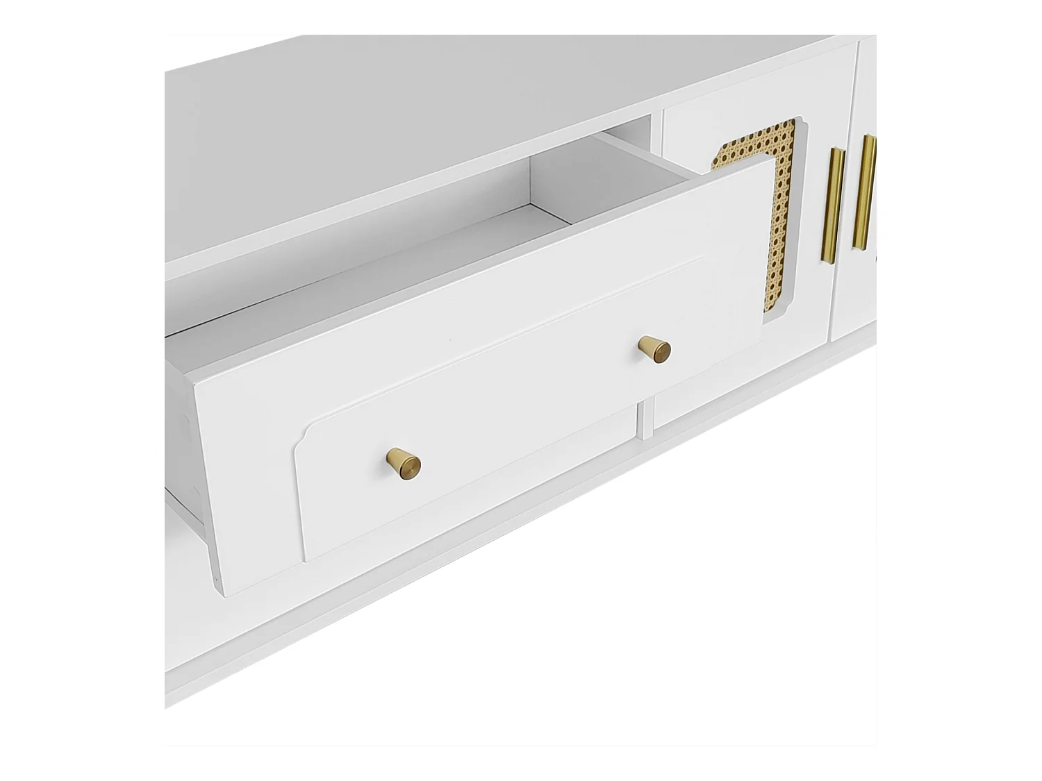 Mueble de TV bajo estilo retro con 6 compartimentos de almacenaje, tiradores dorados, puerta de ratán